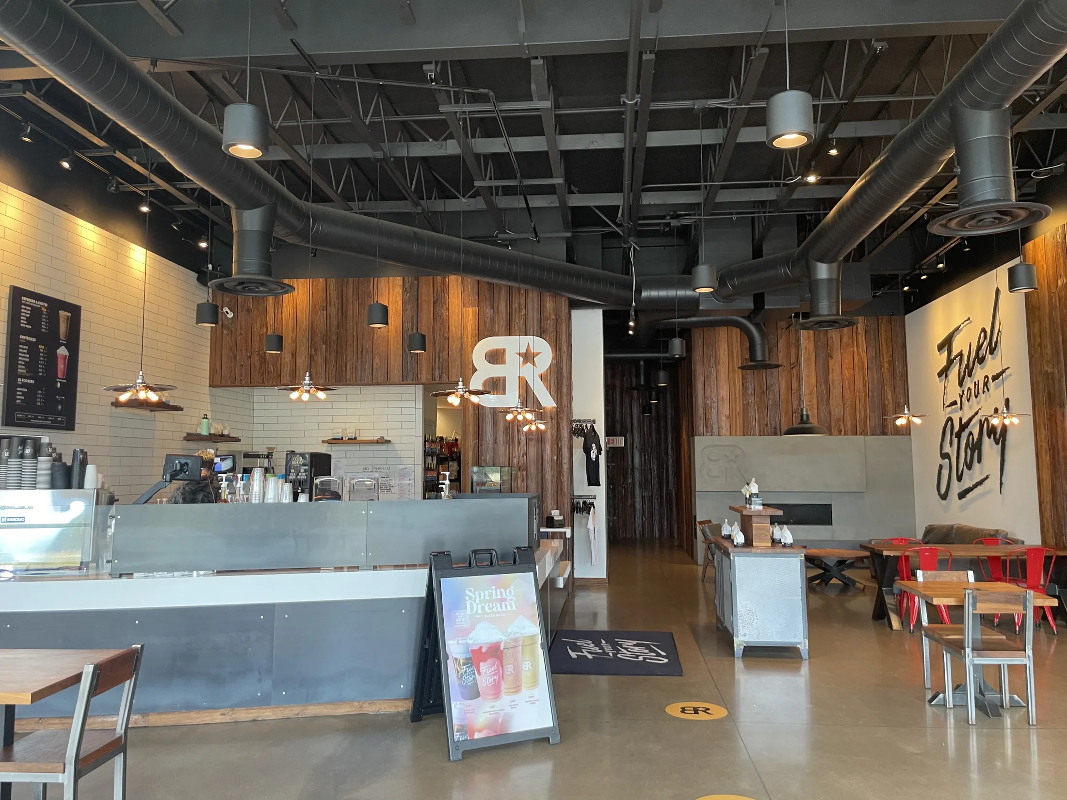 Finished restaurant interior lighting