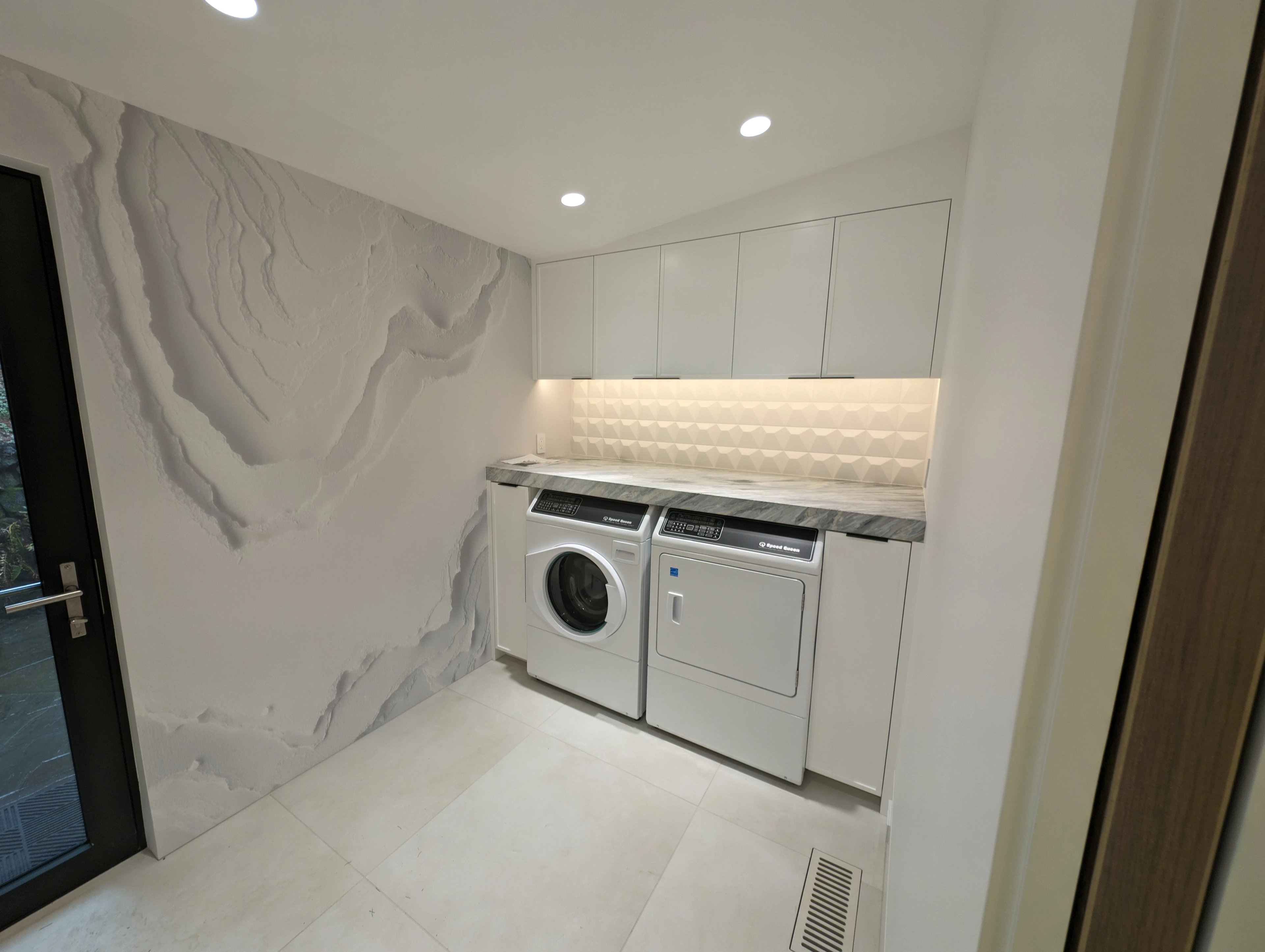 Residential utility room lighting